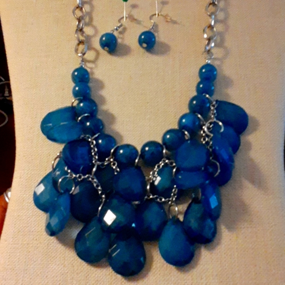 Ocean Blue teardrop necklace and earrings.